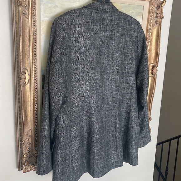 Blazer - Picture 2 of 3